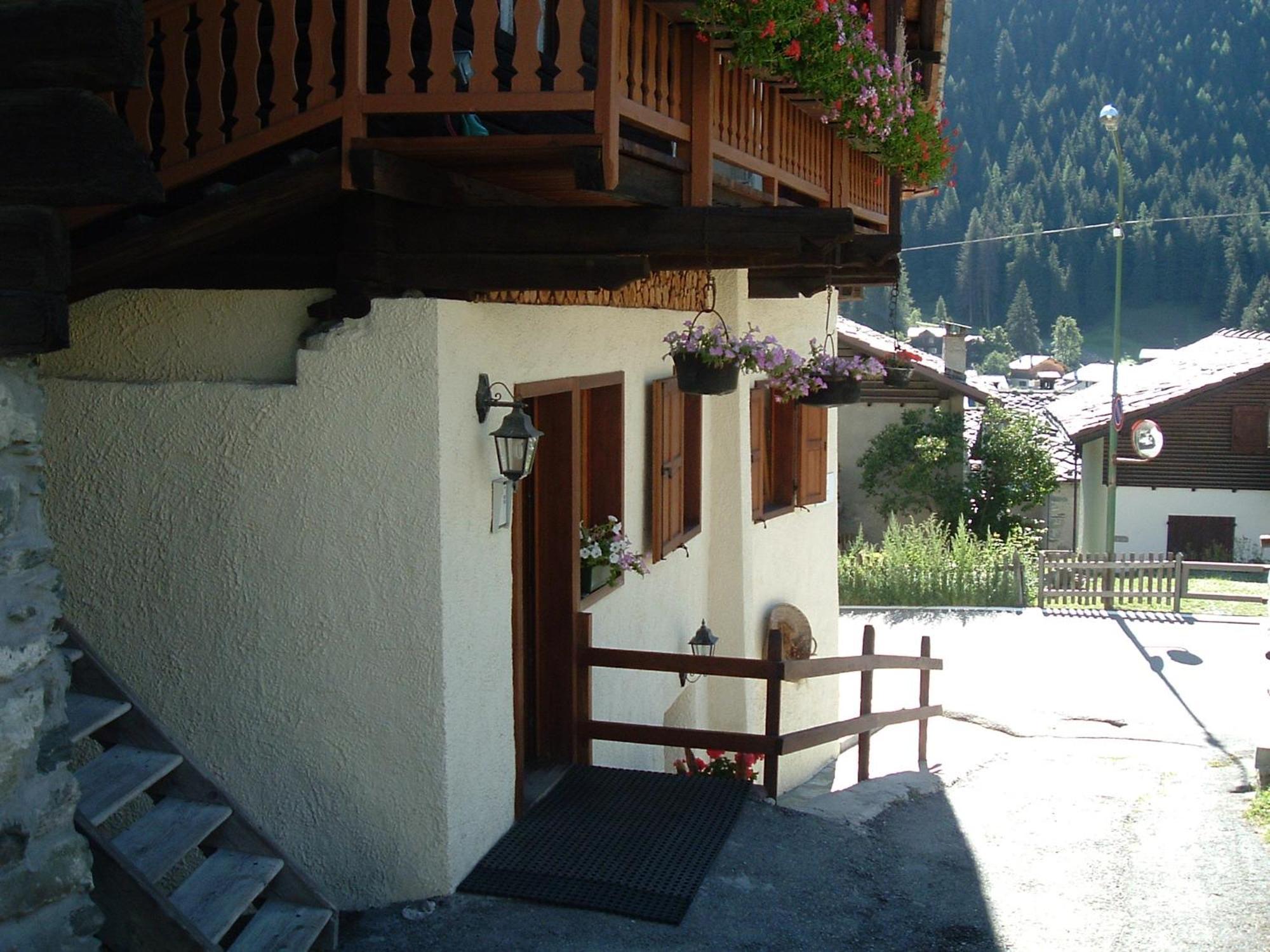 Le Vieux Rascard Chambres D'Hotes Champoluc Eksteriør billede