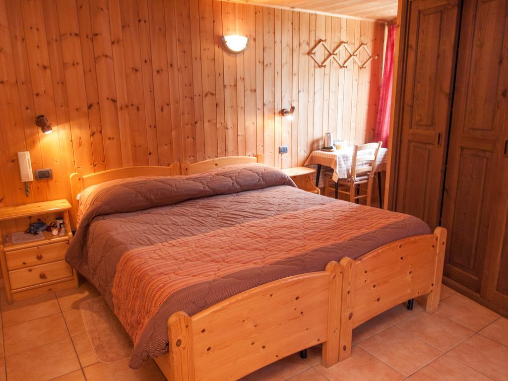 Le Vieux Rascard Chambres D'Hotes Champoluc Værelse billede